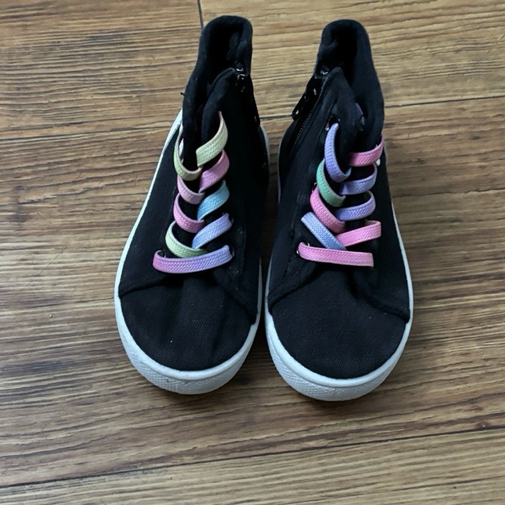 fabkids Black Canvas Sneakers with Pastel Rainbow Elastic Laces